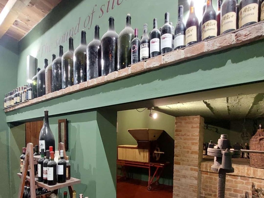 Ca Trifolera Barbaresco - Romantico Cascinale Con Antica Cantina Nel Cuore Delle Langhe - Degustazione Vini Nella Nostra Cantina Exterior foto